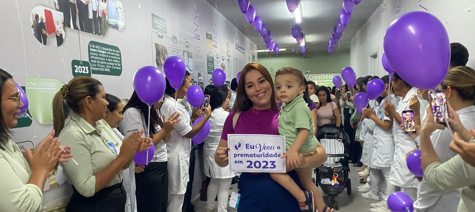 Desfile do Novembro Roxo reúne ex-pacientes prematuros no Hospital Dom Orione